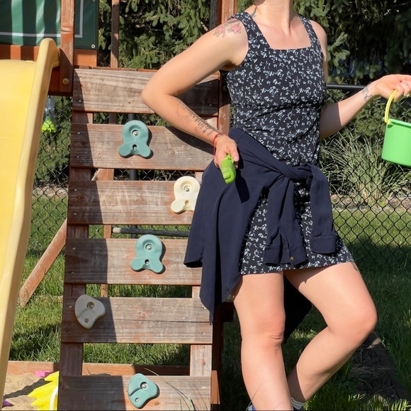 rico collection Dresses & Skirts - CLASSIC 90s square neckline short floral dress